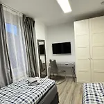 House-in - Free Parking - Wifi - Kitchen Apartamento *