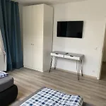 House-in - Free Parking - Wifi - Kitchen *