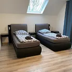 House-in - Free Parking - Wifi - Kitchen Daire *