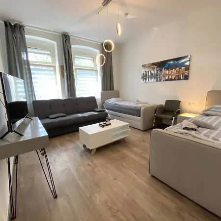 House-in - Free Parking - Wifi - Kitchen Daire Essen