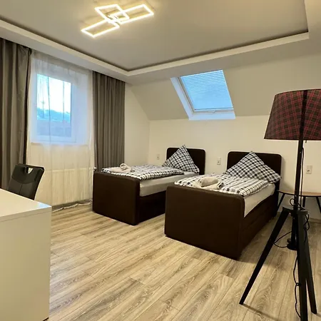 House-in - Free Parking - Wifi - Kitchen *