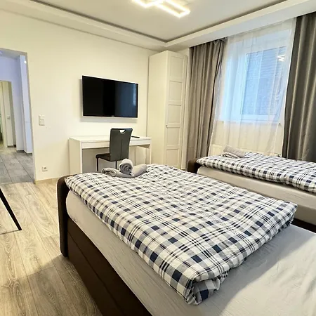 House-in - Free Parking - Wifi - Kitchen *