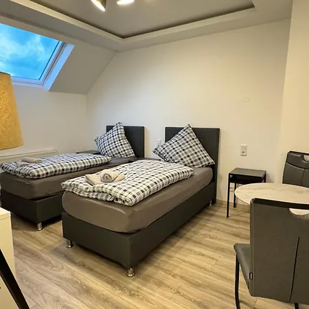 House-in - Free Parking - Wifi - Kitchen