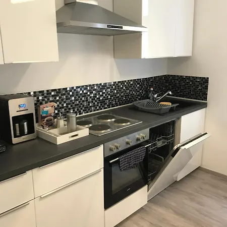 House-in - Free Parking - Wifi - Kitchen Appartement