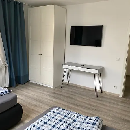 House-in - Free Parking - Wifi - Kitchen *