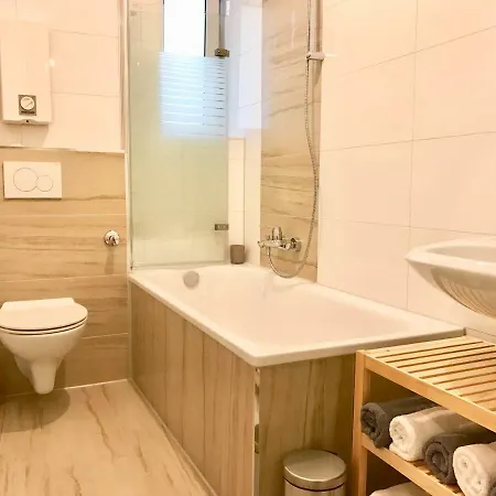 House-in - Free Parking - Wifi - Kitchen Essen