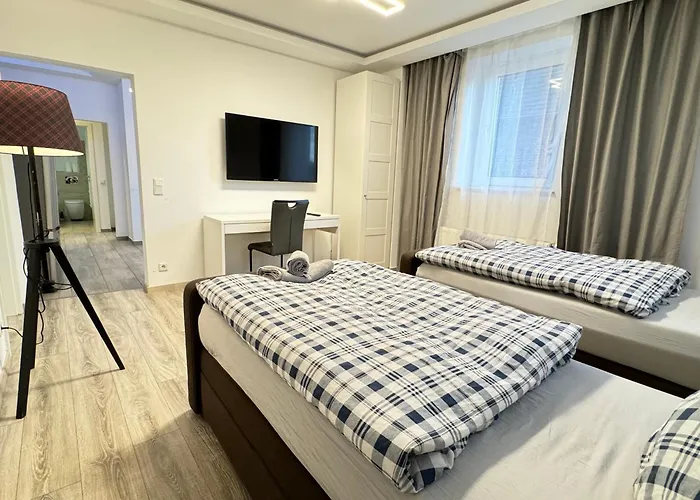 House-in - Free Parking - Wifi - Kitchen *